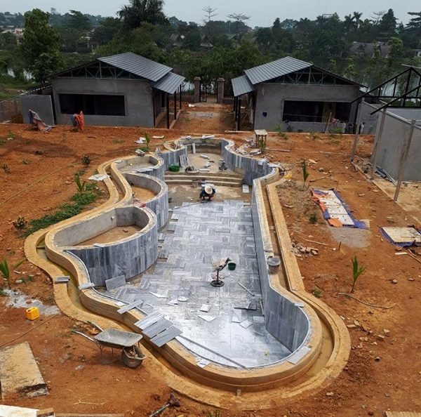 Thi công phần thô của bể bơi