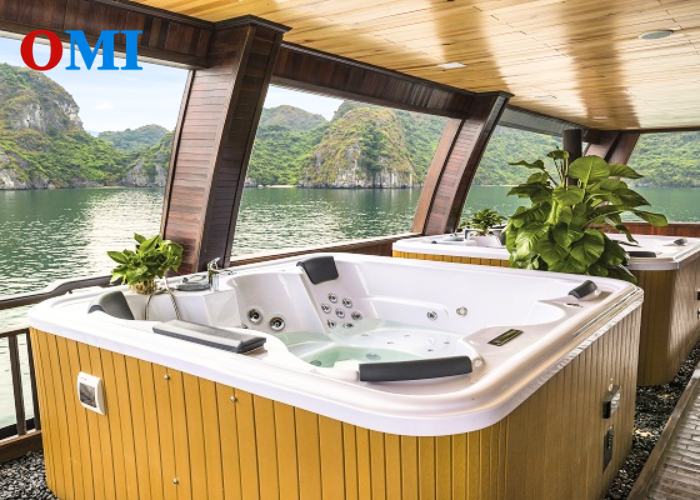 Bồn Sục Xông Hơi Jacuzzi - Mẫu bồn tắm sục xông hơi đặt ngoài trời